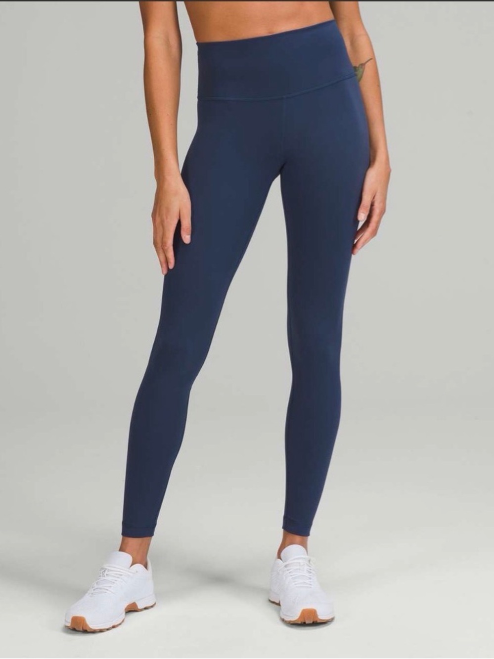 Lululemon Wunder Train High-Rise Tight 28"
Mineral Blue Size 6